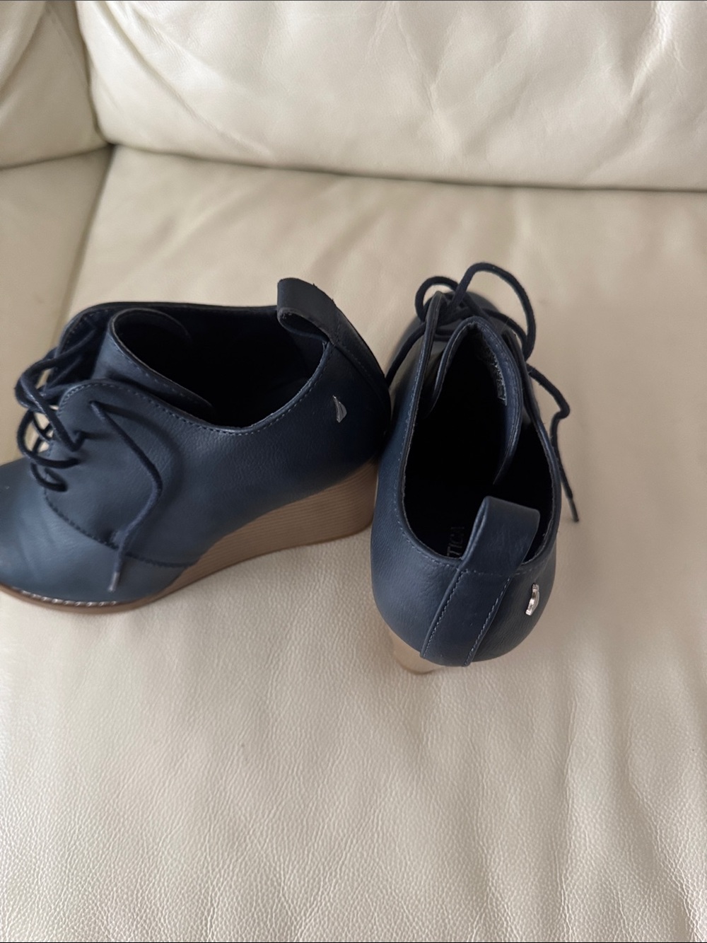 Nautica Navy Lace-Up Wedge Oxfords